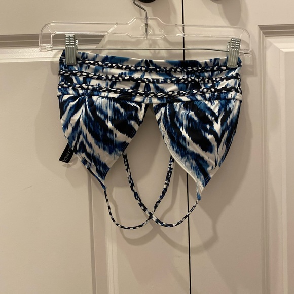 Blue and white tie-dye bikini top - Picture 1 of 2